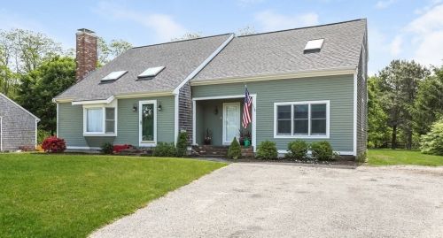 21 Surrey Ln, Teaticket, MA 02536 exterior