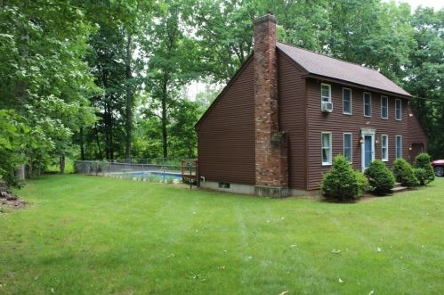154 Glazier Rd, Barre, MA 01005 exterior