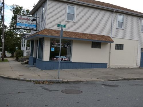 496 Nash Rd, New Bedford, MA 02746 exterior