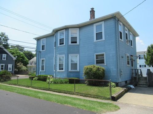 205 Pawtuxet Ave, Warwick, RI 02888 exterior