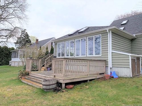 26 Huntley Ct, Niantic, CT 06357 exterior
