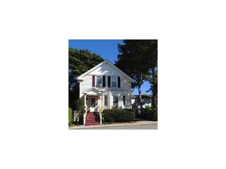 48 Weaver Ave, Middletown, RI 02840 exterior