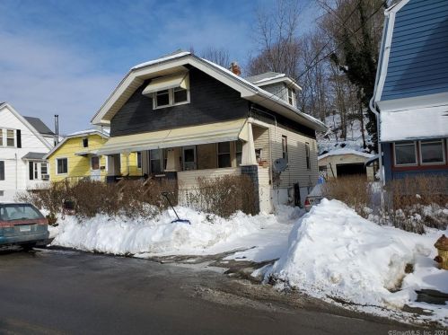 43 Ashmun St, Waterbury, CT 06705 exterior