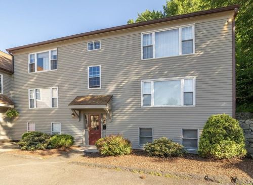 31 Village Walk, Wilton, CT 06897 exterior