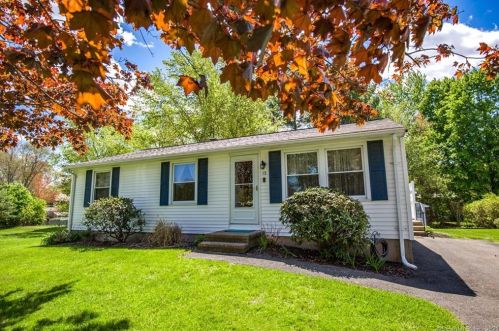 13 Farmstead Cir, Bloomfield, CT 06002 exterior