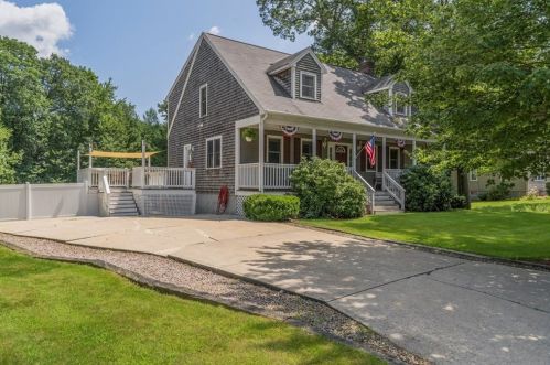 42 Mayflower Cir, Whitman, MA 02382 exterior