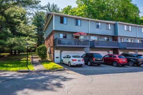 595 Churchill Dr, Hartford, CT 06111 exterior