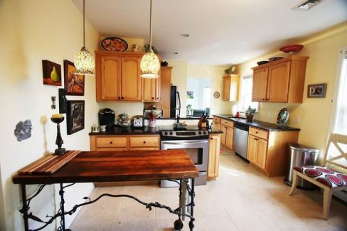 12 Beacon Blvd, Peabody, MA 01960 exterior